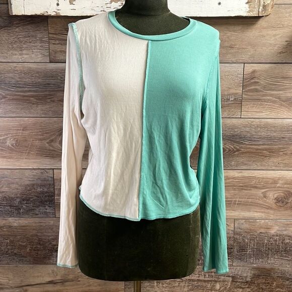 wild fable Tops - Wild Fable Ladies long sleeve pullover top Green and white